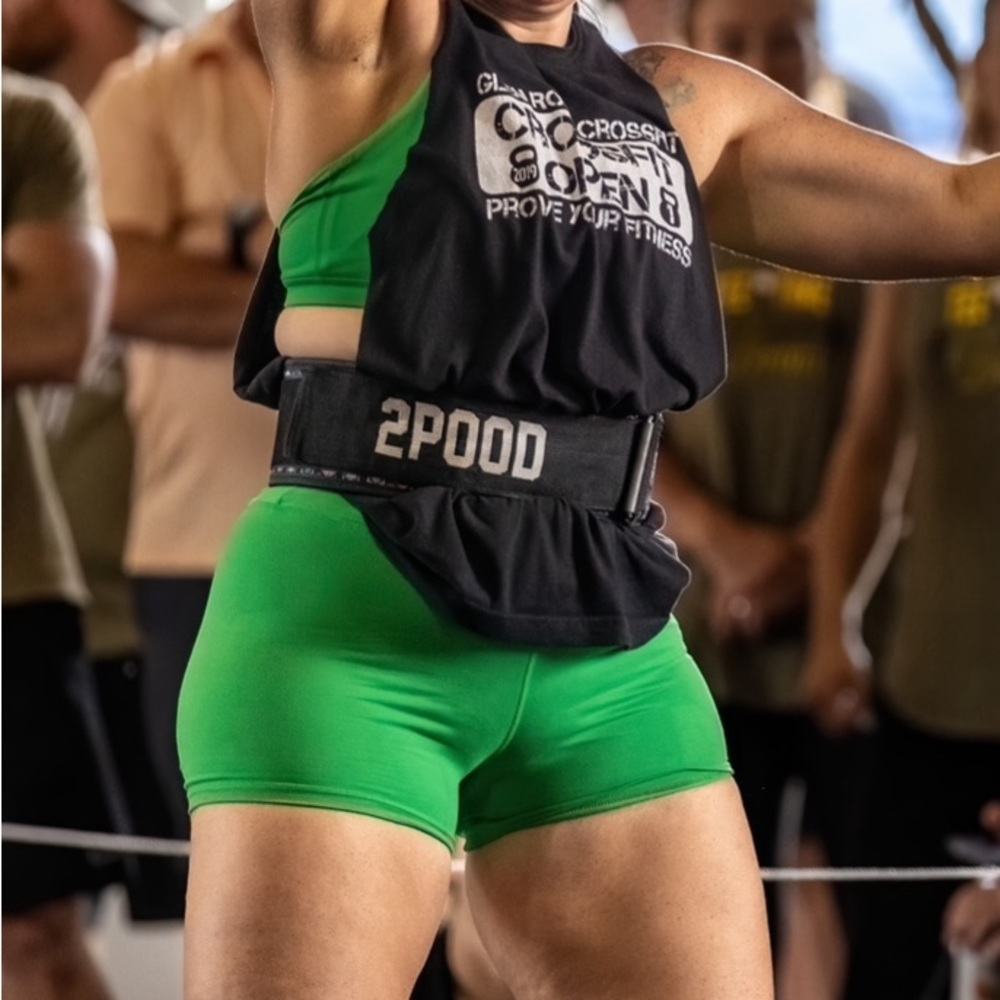 V-waistband shorts Kelly green